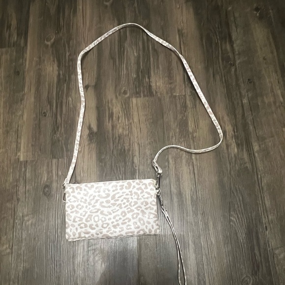 Leopard Print Crossbody Bag - Picture 1 of 2